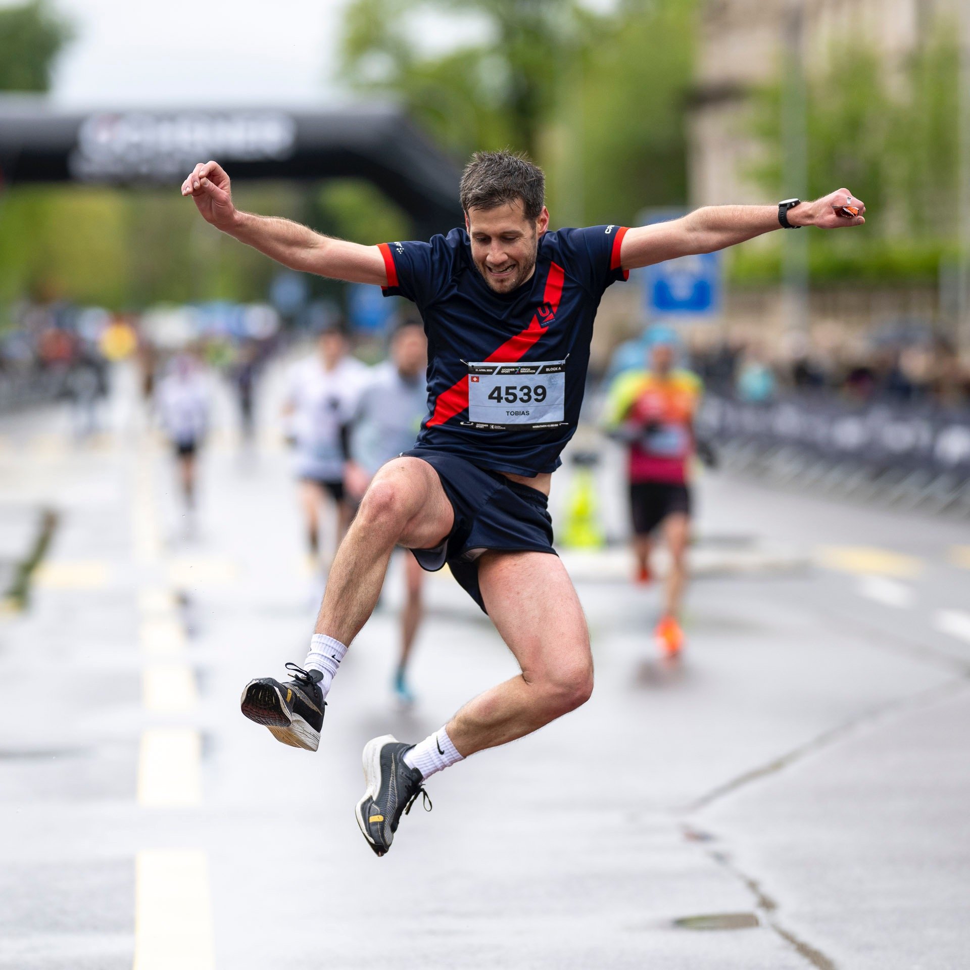 Zurich Marathon by Geoff Pegler 