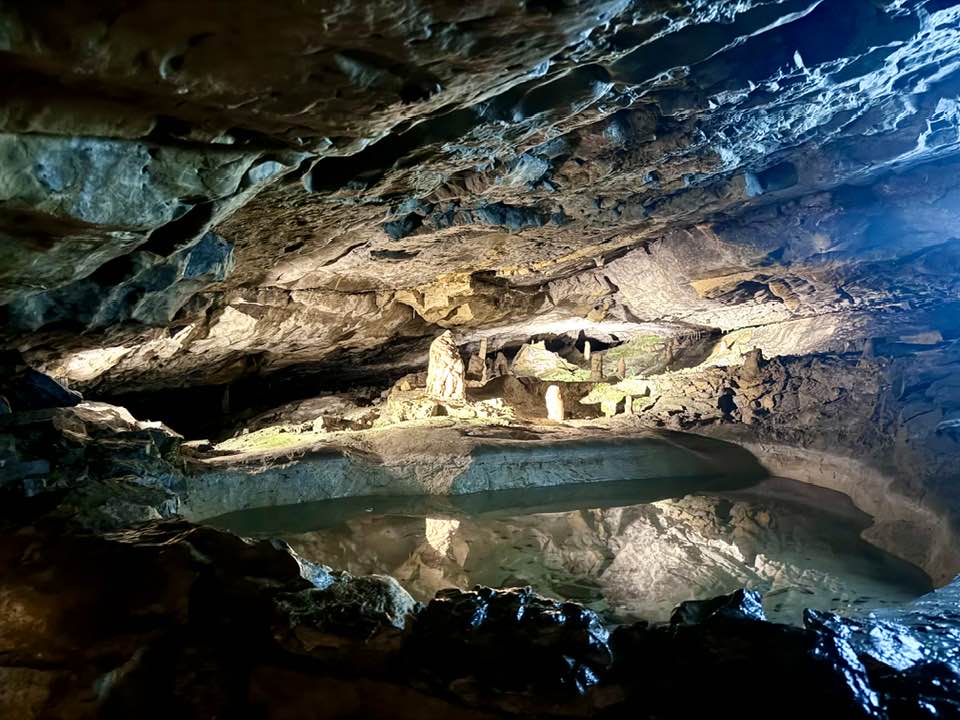 Day Trip To St. Beatus Caves in Switzerland