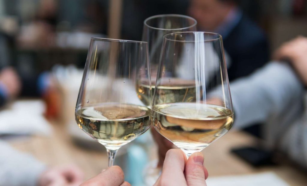 wine - glasses of white wine